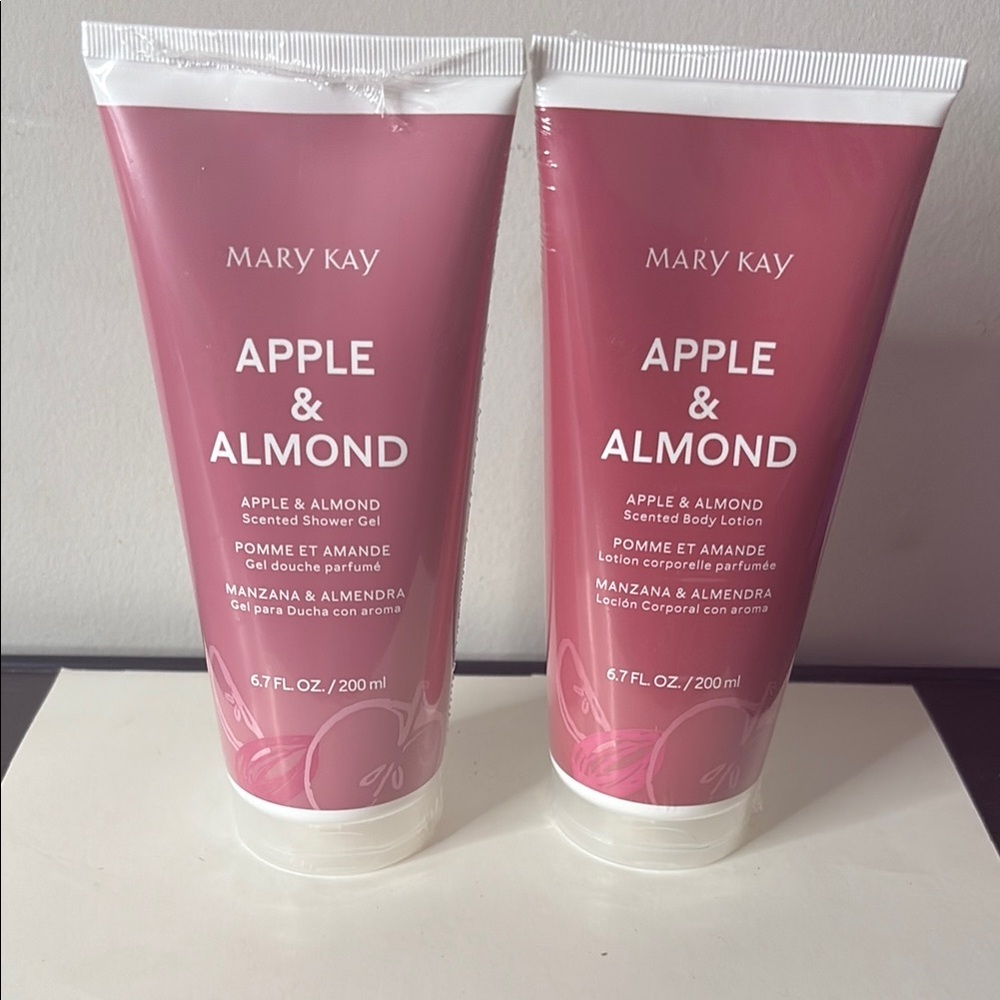 Mary‎ Kay Apple & Almond Scented Duo